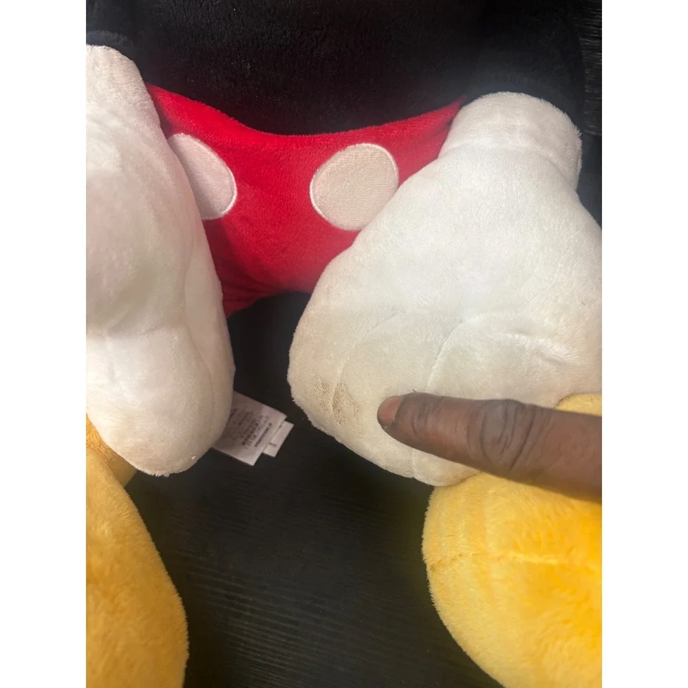 Disney Store Exclusive Mickey Mouse  Classic Red Shorts  Excellent Condition2012